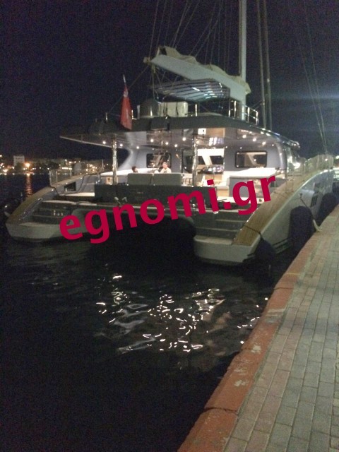 ΧΑΛΚΙΔΑ: Δέος για το χλιδάτο γιοτ που έδεσε στην παραλία