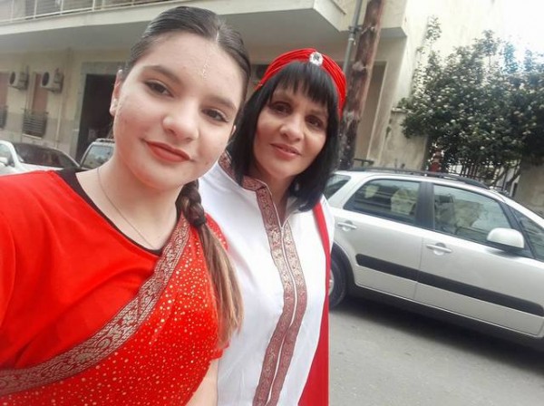 ΚΑΡΝΑΒΑΛΙ ΧΑΛΚΙΔΑ: Εντυπωσιακές Ινδές μαμά και κόρη