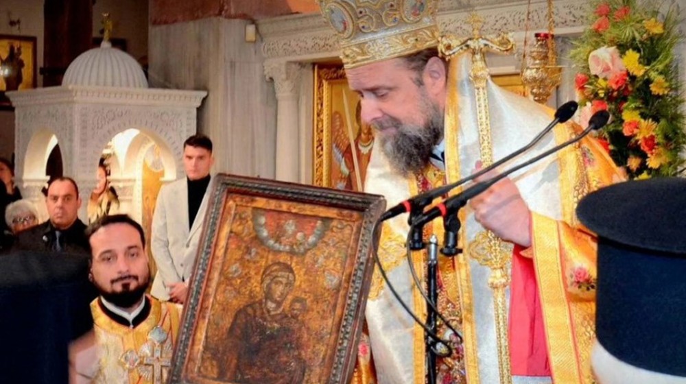 Χαλκιδέος δώρισε εικόνα της Παναγίας που είχε σωθεί από τη μεγάλη φωτιά της Θεσσαλονίκης το 1917 - Βρισκόταν στον ναό του Αγίου Δημητρίου