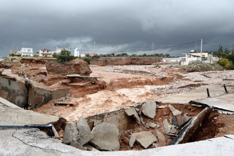 Φονική κακοκαιρία: 2 νεκροί και βιβλική καταστροφή