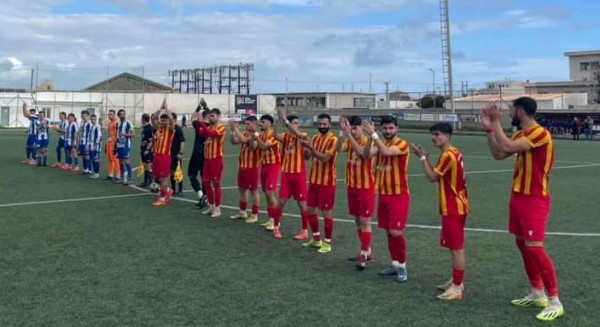 ΕΛΛΑΣ ΣΥΡΟΥ-ΑΡΤΑΚΗ 3-0: Οι ελπίδες ...πνίγηκαν στις Κυκλάδες