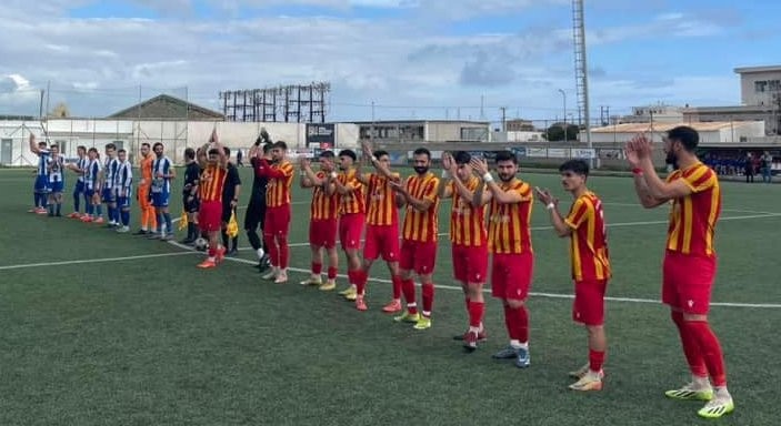 ΕΛΛΑΣ ΣΥΡΟΥ-ΑΡΤΑΚΗ 3-0: Οι ελπίδες ...πνίγηκαν στις Κυκλάδες
