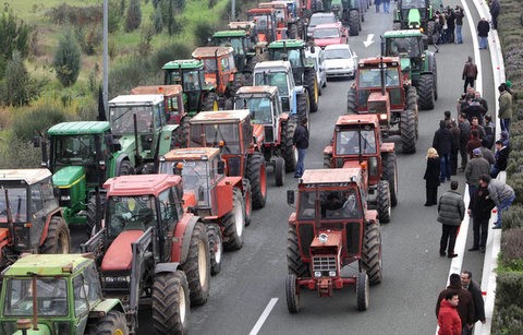 Τι τάζει η κυβέρνηση στους αγρότες για να σταματήσουν τα μπλόκα