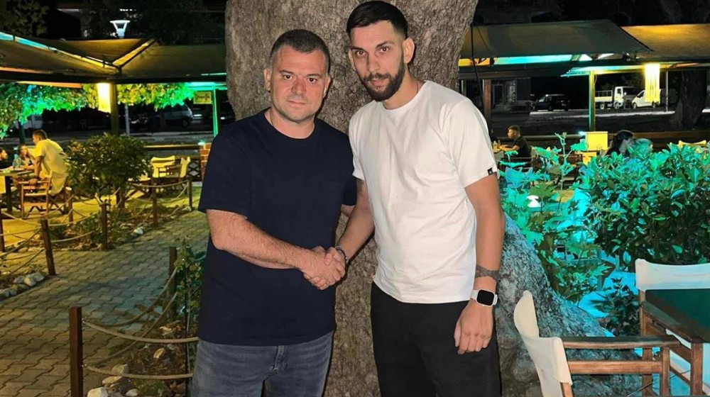 Ο Κώστας Καντζούρας έδωσε τα χέρια με τον Βασίλη Γκούρλα