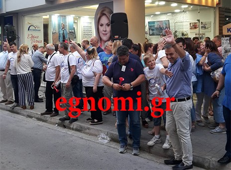 ΑΠΟΤΕΛΕΣΜΑΤΑ ΔΗΜΟΣ ΧΑΛΚΙΔΕΩΝ: Βίντεο με τους πανηγυρισμούς στο εκλογικό κέντρο της Ελενας Βάκα