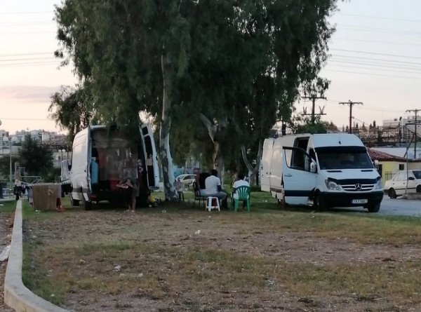 ΧΑΛΚΙΔΑ: Τσιγγάνοι έστησαν το ...εξοχικό τους στο Πάρκο του Λαού