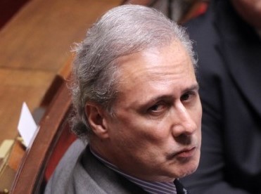 Και νέος ...  Ντομινίκ στη Γαλλία!