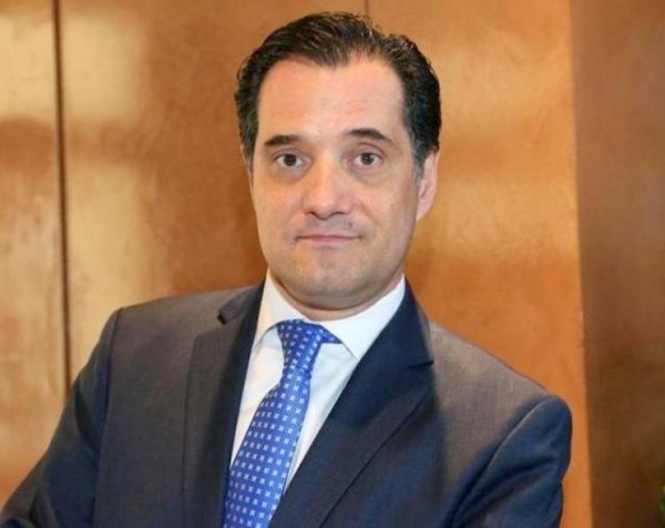 Γεωργιάδης: Απαράδεκτες εικόνες στο Σύνταγμα με τους Πακιστανούς - Πήρα τηλέφωνο στην αστυνομία (VIDEO)