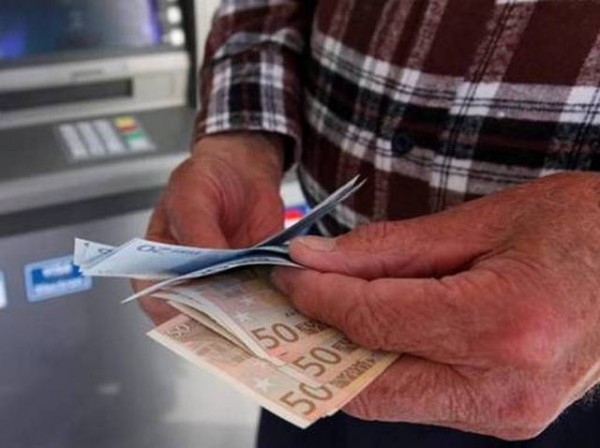 Νωρίτερα θα καταβληθούν οι συντάξεις του Μαΐου