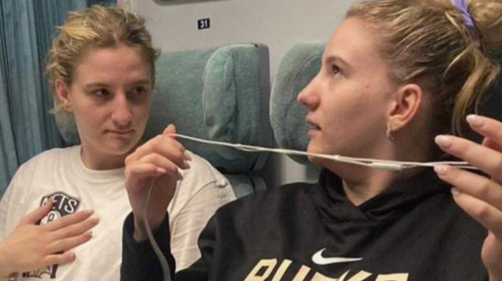 ΤΕΜΠΗ: Φωτογραφία της Θώμης και Χρύσας Πλακιά από το τρένο, λίγο πριν την τραγωδία