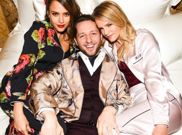 Όλο το Hollywood παρέλασε σ ένα pyjama party