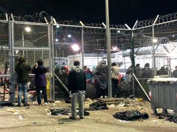 Πρόσφυγες κατέστρεψαν το ιατρείο του καταυλισμού στη Μόρια