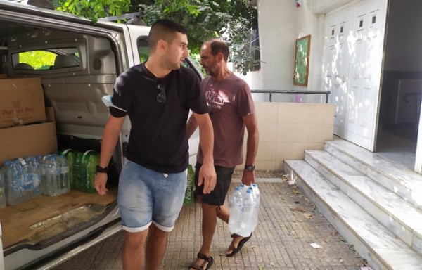 ΣΤΡΟΦΥΛΙΑ: Στήθηκε στέκι αγώνα και αλληλεγγύης πυροπλήκτων