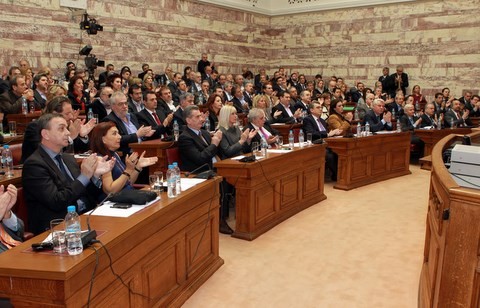 Λεφτά για τους βουλευτές υπάρχουν!