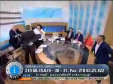 Ο Κασιδιάρης χτύπησε τη Λιάνα Κανέλλη on camera (video)