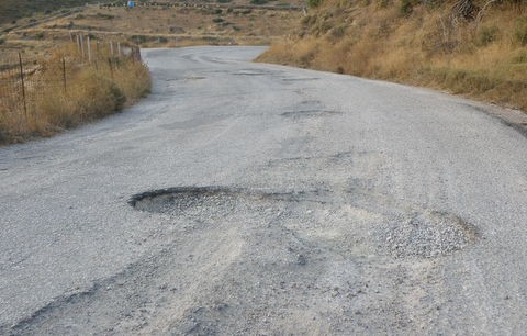 Δημοπρατήθηκε απροσπέλαστος δρόμος στο Δήμο Καρύστου