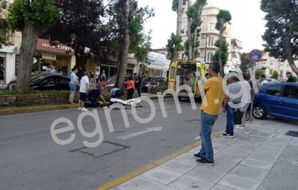 ΧΑΛΚΙΔΑ: Ατύχημα με παράσυρση πεζού στην οδό Παπαναστασίου