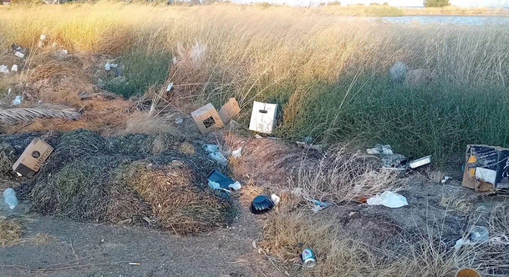 ΜΠΟΥΡΤΖΙ: Σκουπίδια στις όχθες του Λήλαντα