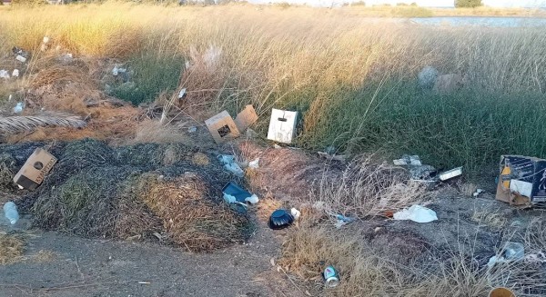 ΜΠΟΥΡΤΖΙ: Σκουπίδια στις όχθες του Λήλαντα