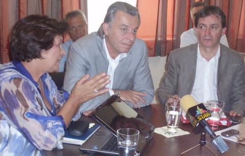 Άλλα λόγια να αγαπιόμαστε!